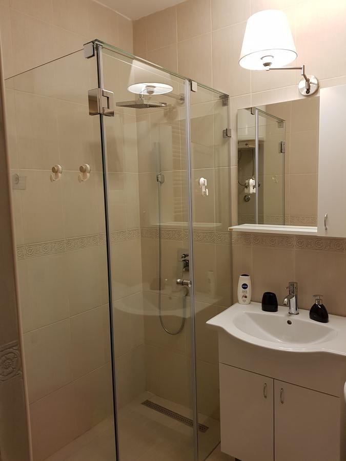 Sara - Modern Apartment In The City Center Novi Sad Dış mekan fotoğraf