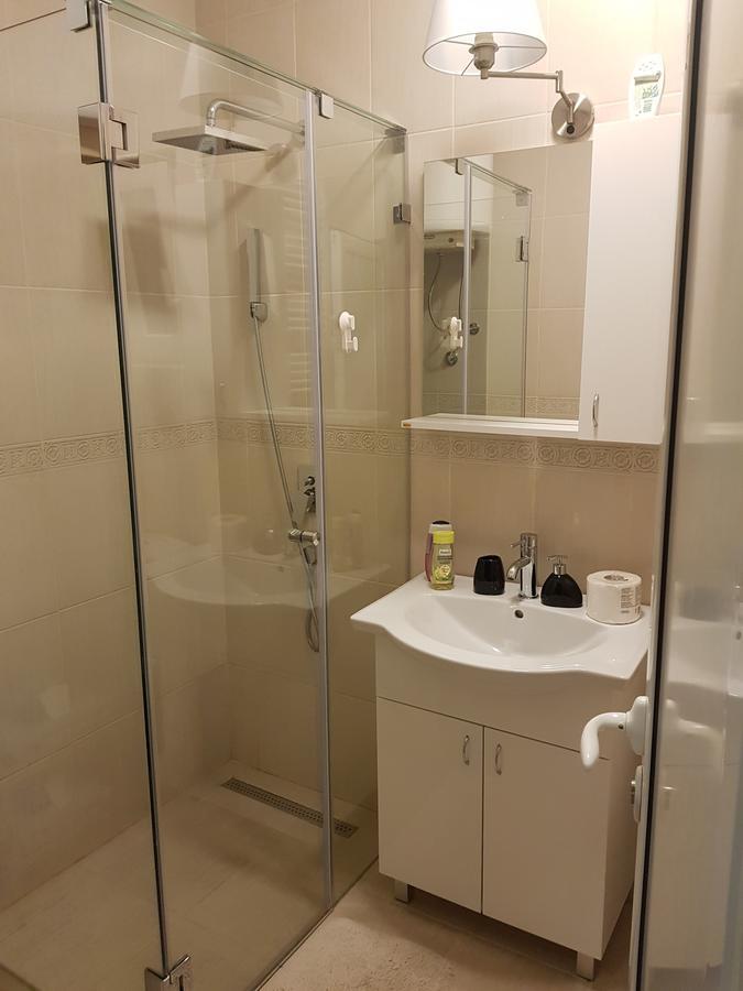 Sara - Modern Apartment In The City Center Novi Sad Dış mekan fotoğraf