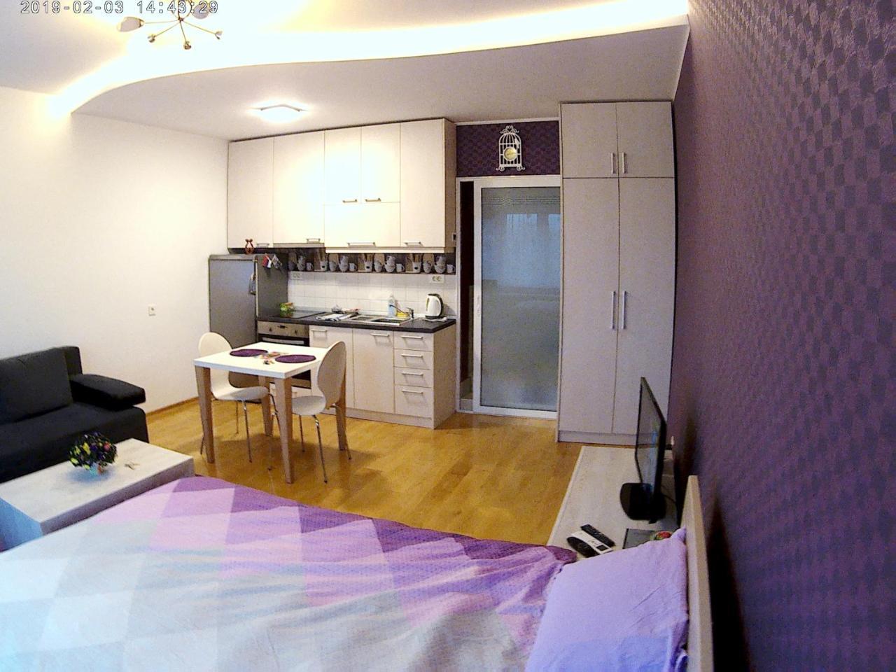Sara - Modern Apartment In The City Center Novi Sad Dış mekan fotoğraf